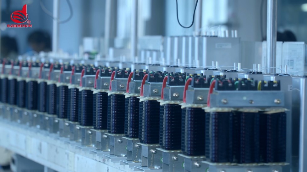 What Is The Function Of The High-Voltage Parallel Capacitor Outlet Sleeve